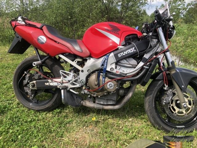 Honda cbr 600 f4i stunt