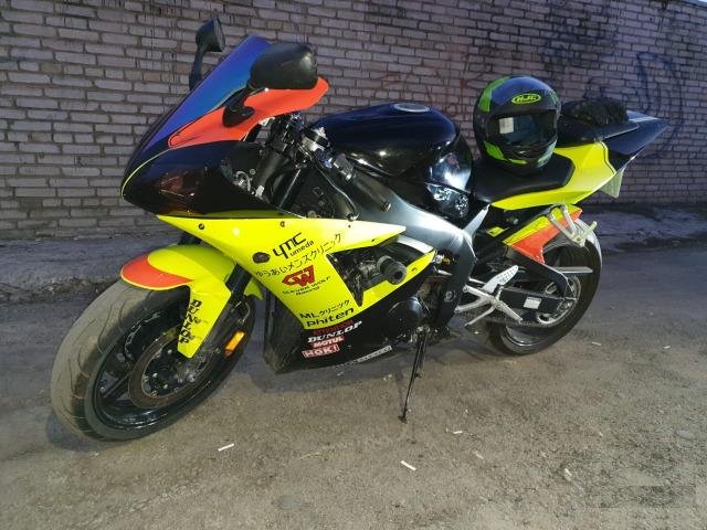 Yamaha R1