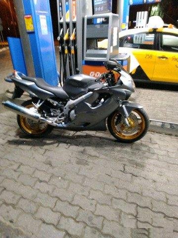 Honda cbr 600 f4