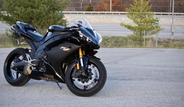 Yamaha R1 Ямаха Р1