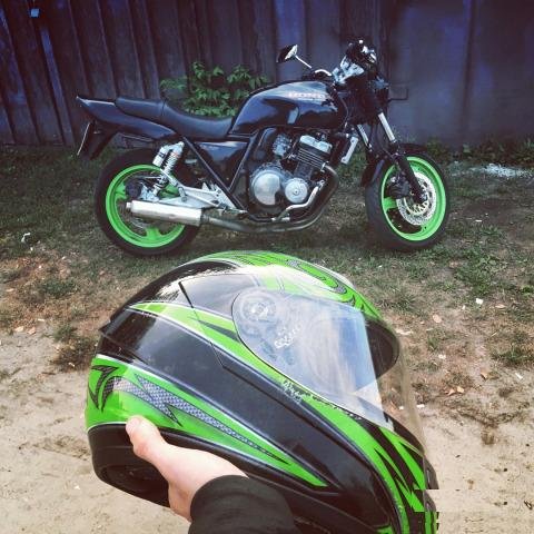 CB 400