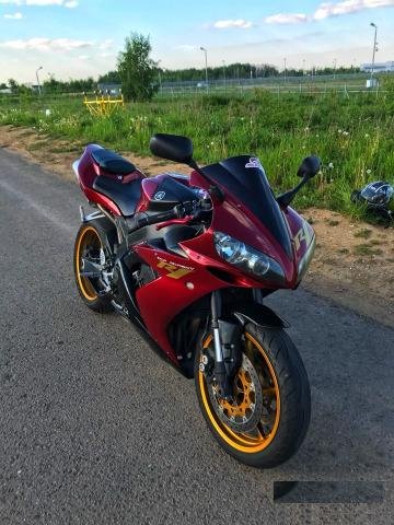 Yamaha R1