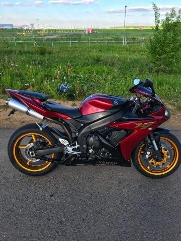 Yamaha R1
