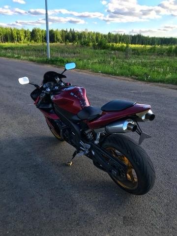 Yamaha R1