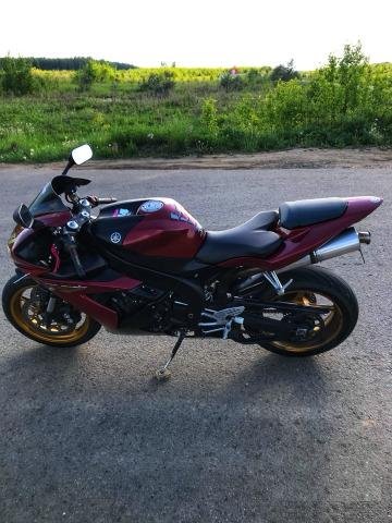 Yamaha R1