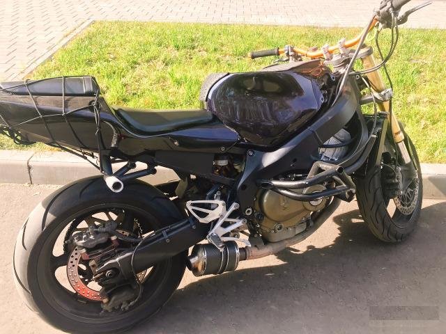 Honda CBR600F4i Stunt