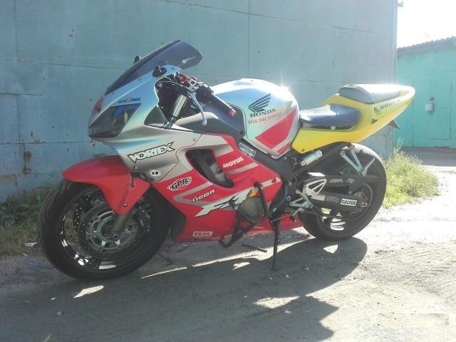 CBR 600 F 4 I sport 2002 г.в