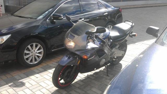 Honda CBR600 F2