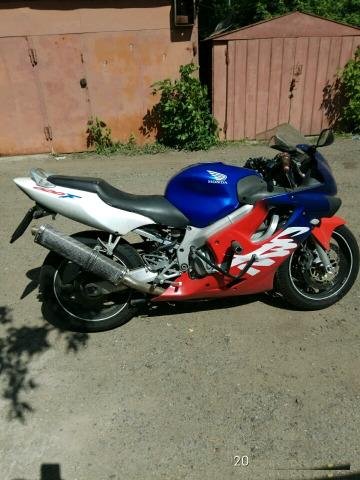 Honda CBR600F4