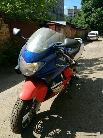 Honda CBR600F4