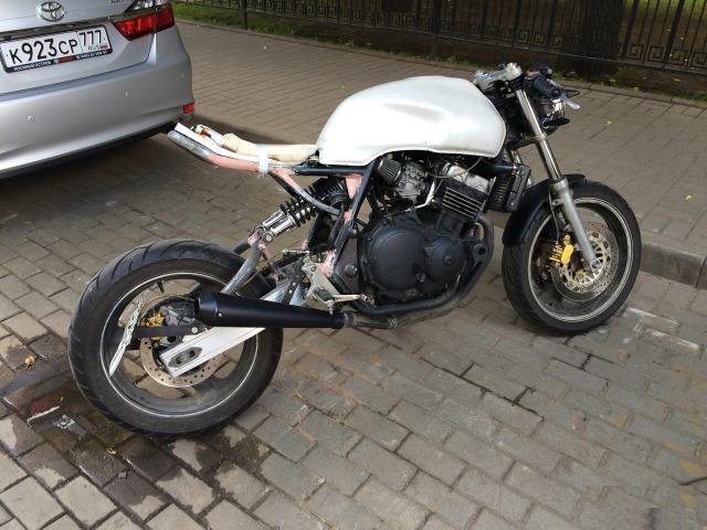 CB400