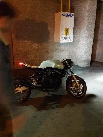 CB400