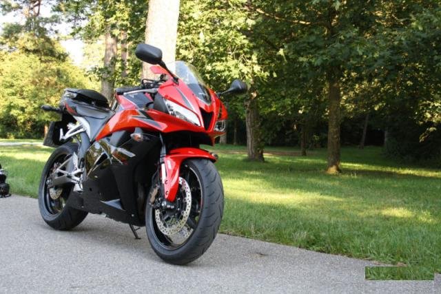 Honda CBR 600 RR (PC40)