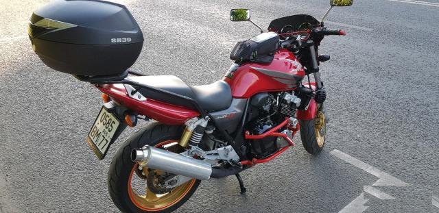 Honda CB 400 vtec 3