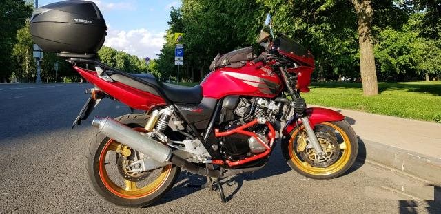 Honda CB 400 vtec 3