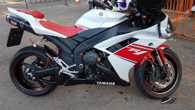 Yamaha R1
