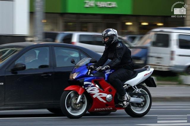 Honda CBR 600 F4 2000 года