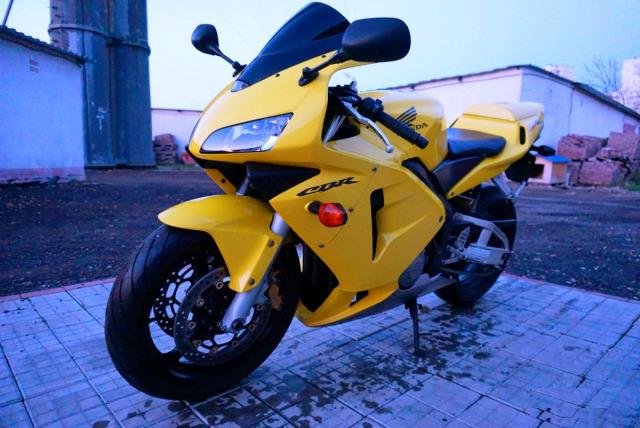Honda CBR 600 RR 2004