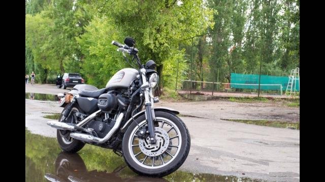 Harley-Davidson Sportster 883 R