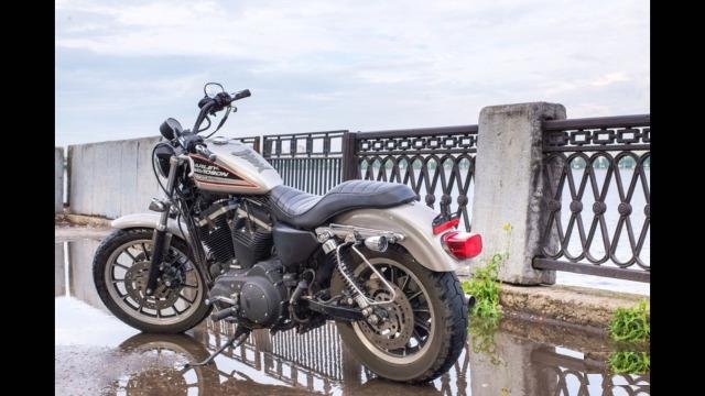 Harley-Davidson Sportster 883 R