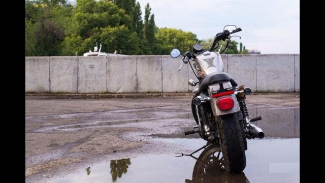 Harley-Davidson Sportster 883 R
