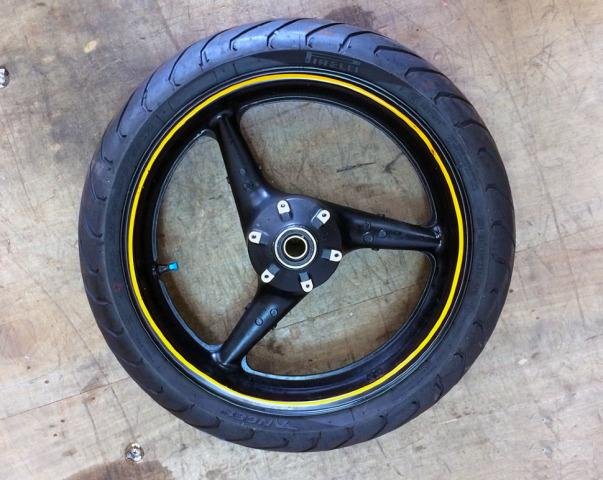Диск колесный передний колесо на honda cbr 954 929