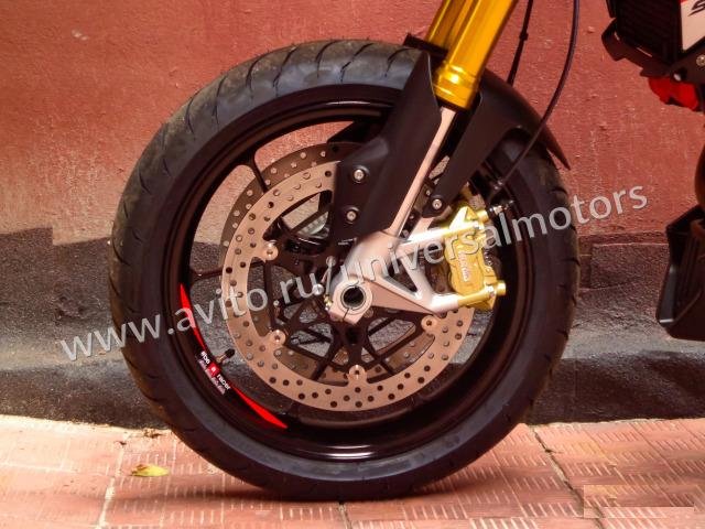 Мотоцикл Aprilia Dorsoduro 900