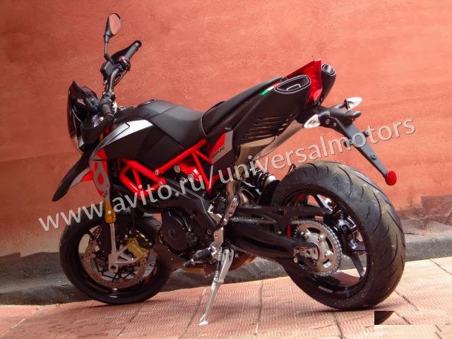 Мотоцикл Aprilia Dorsoduro 900