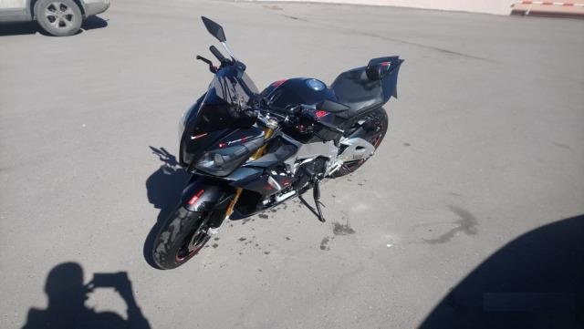 Мотоцикл Aprilia tuono v4