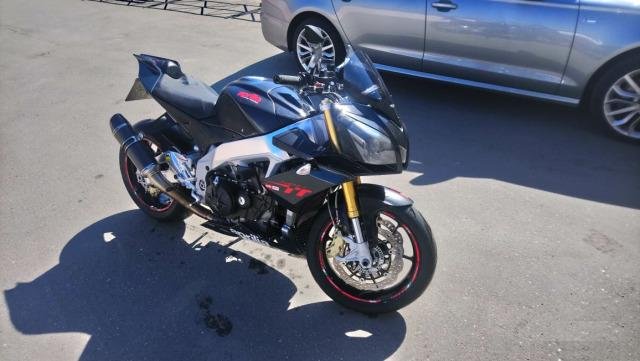 Мотоцикл Aprilia tuono v4