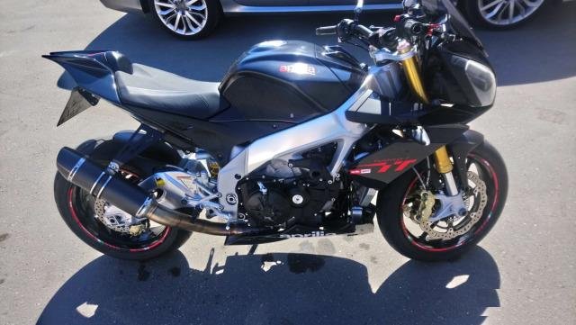 Мотоцикл Aprilia tuono v4