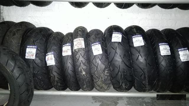 140/80B17 69V Metzeler Marathon 880