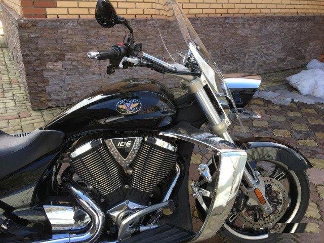 Мотоцикл Victory Cross Roads Круизер