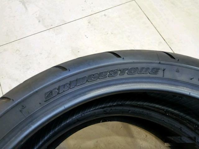 Моторезина Bridgestone batlax BT015 комплект перед