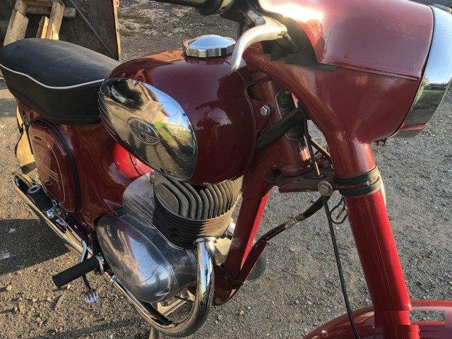 Ява 250