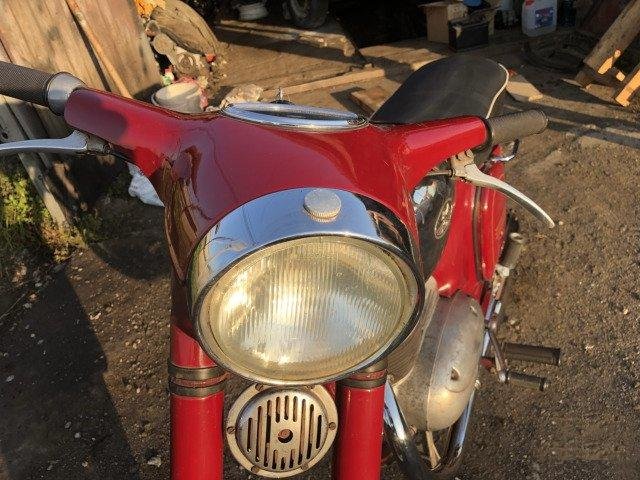 Ява 250
