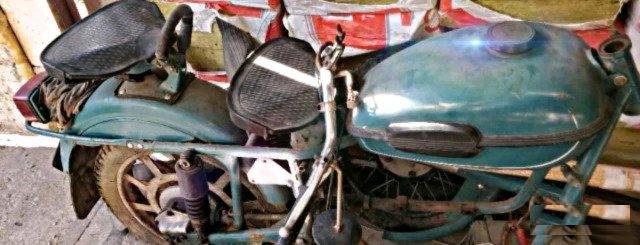 Продам мотоцикл урал и запчасти