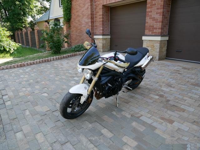 Triumph Street triple