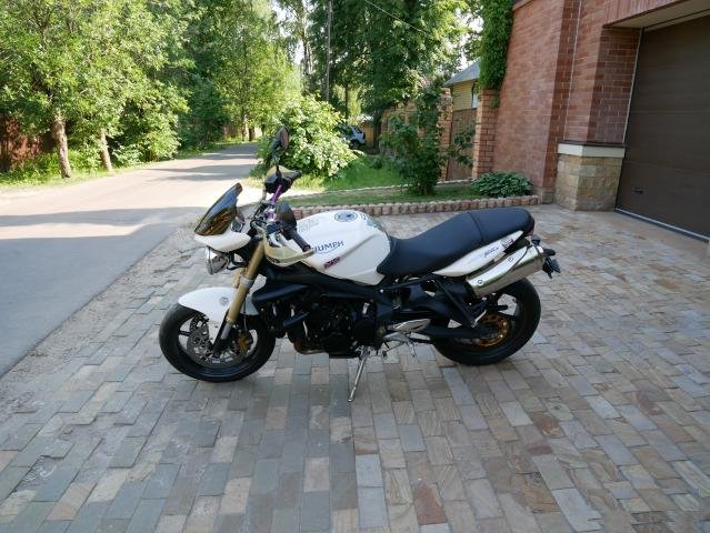 Triumph Street triple