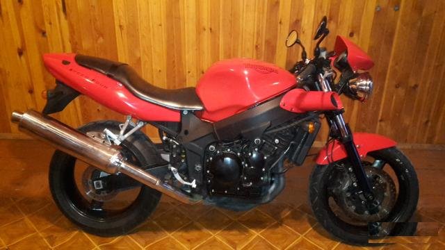 Triumph Speed Four 600