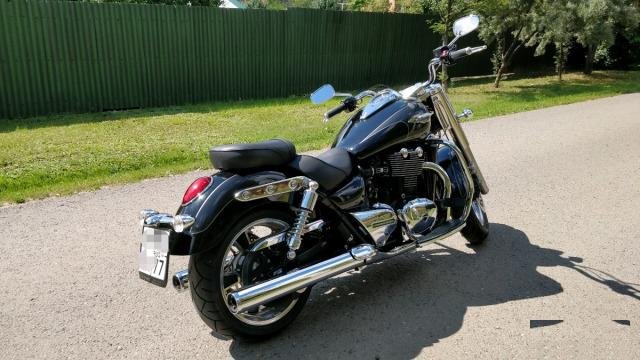 Triumph Thunderbird Commander
