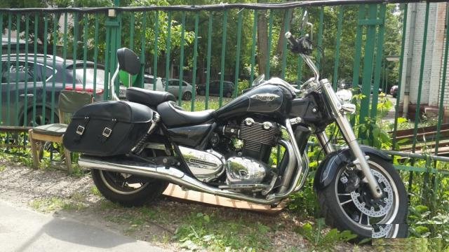 Triumph Thunderbird Commander