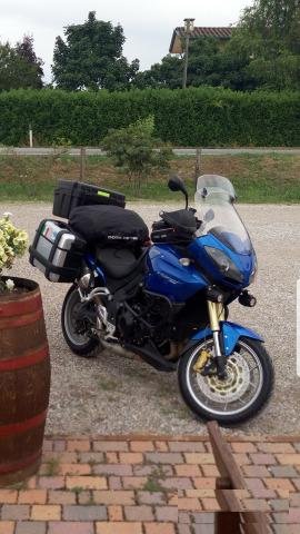 Туристический эндуро Triumph Tiger 1050