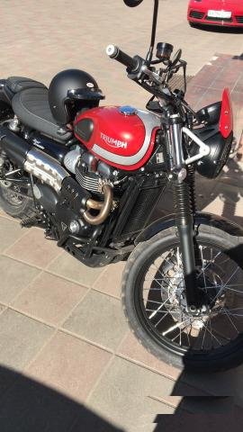 Triumph street scrambler 900