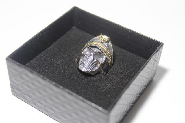 Серебряное кольцо перстень c черепом