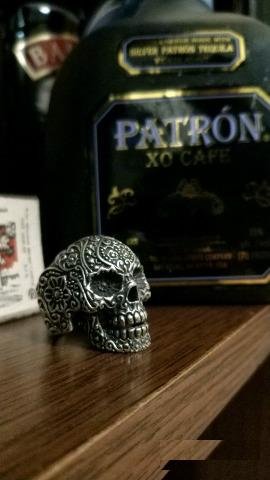 Серебряное кольцо Череп