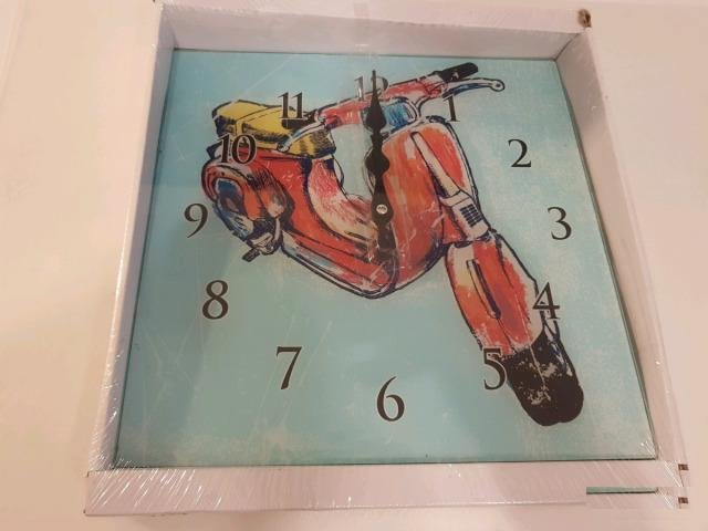 Новые настенные часы Vespa