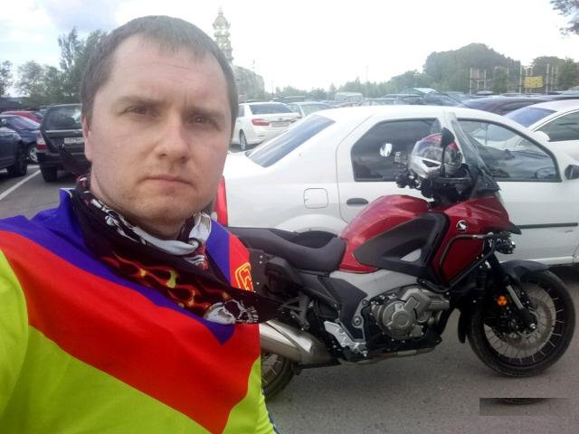 Прогулка по городу (за город) на мотоцикле