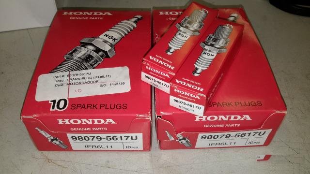 Свеча зажигания Honda VTX1800 98079-5617U