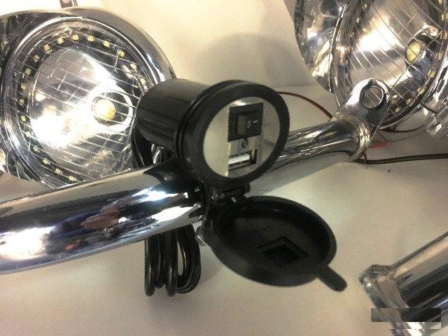 Зарядка USB на мотоцикл